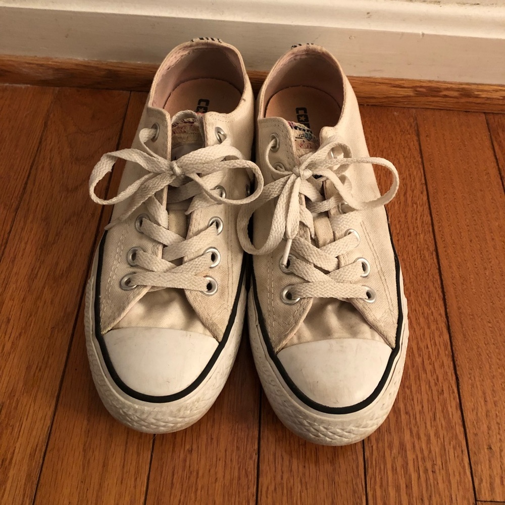 Double tongue converse